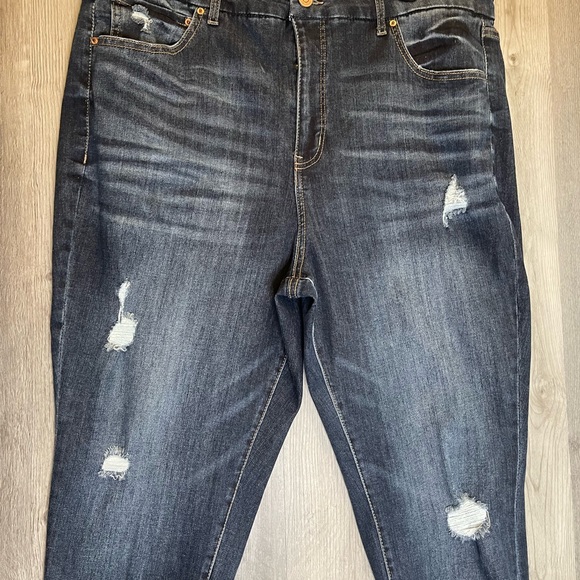 Terra & Sky Women’s Plus Size Distressed Jeans – Size 20W - Picture 2 of 9